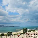 Comfy Flat Sea View & Wi-fi Appartamento Varna