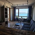Comfy Flat Sea View & Wi-fi Варна