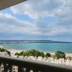 Comfy Flat Sea View & Wi-fi * Варна