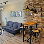 Comfy Flat Sea View & Wi-fi Апартамент