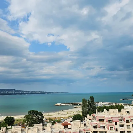 Comfy Flat Sea View & Wi-fi 公寓 瓦爾納