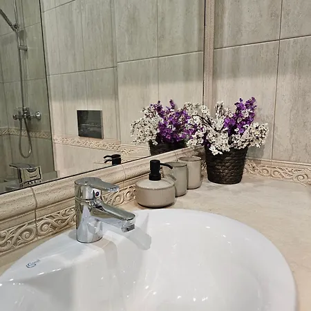 Comfy Flat Sea View & Wi-fi * 瓦爾納