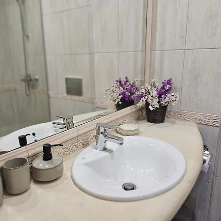 Comfy Flat Sea View & Wi-fi * 瓦爾納