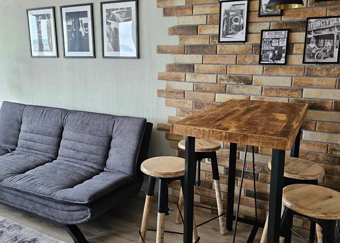 Comfy Flat Sea View & Wi-fi Apartment