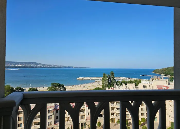 Comfy Flat Sea View & Wi-fi Apartmán Varna